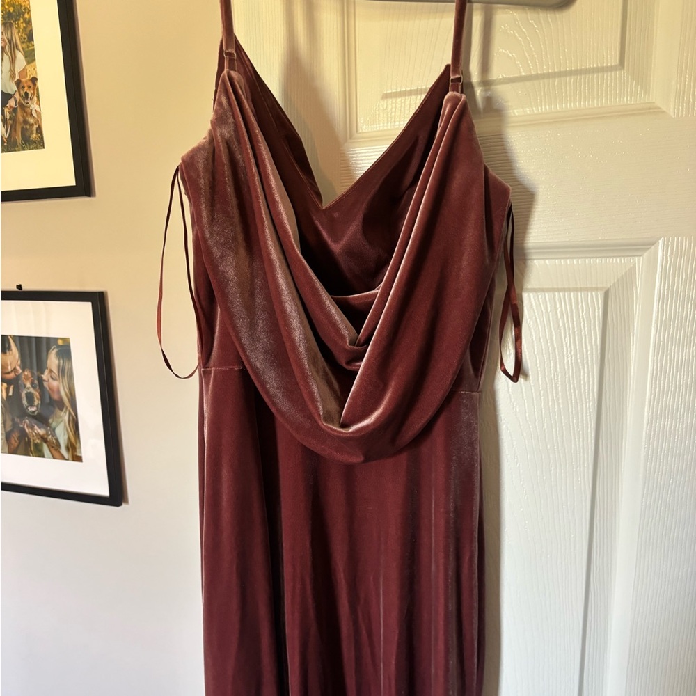 Revelry Velvet Dress in Deep Rose